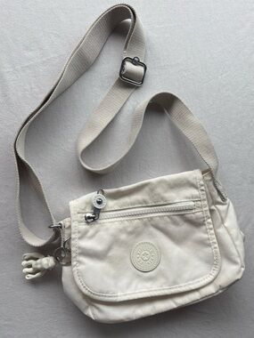 Kipling Cream Crossbody Bag with Adjustable Strap